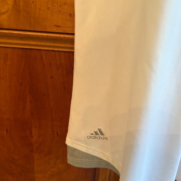 Adidas Women's Sleeveless Golf Shirt Size Small - Picture 2 of 3